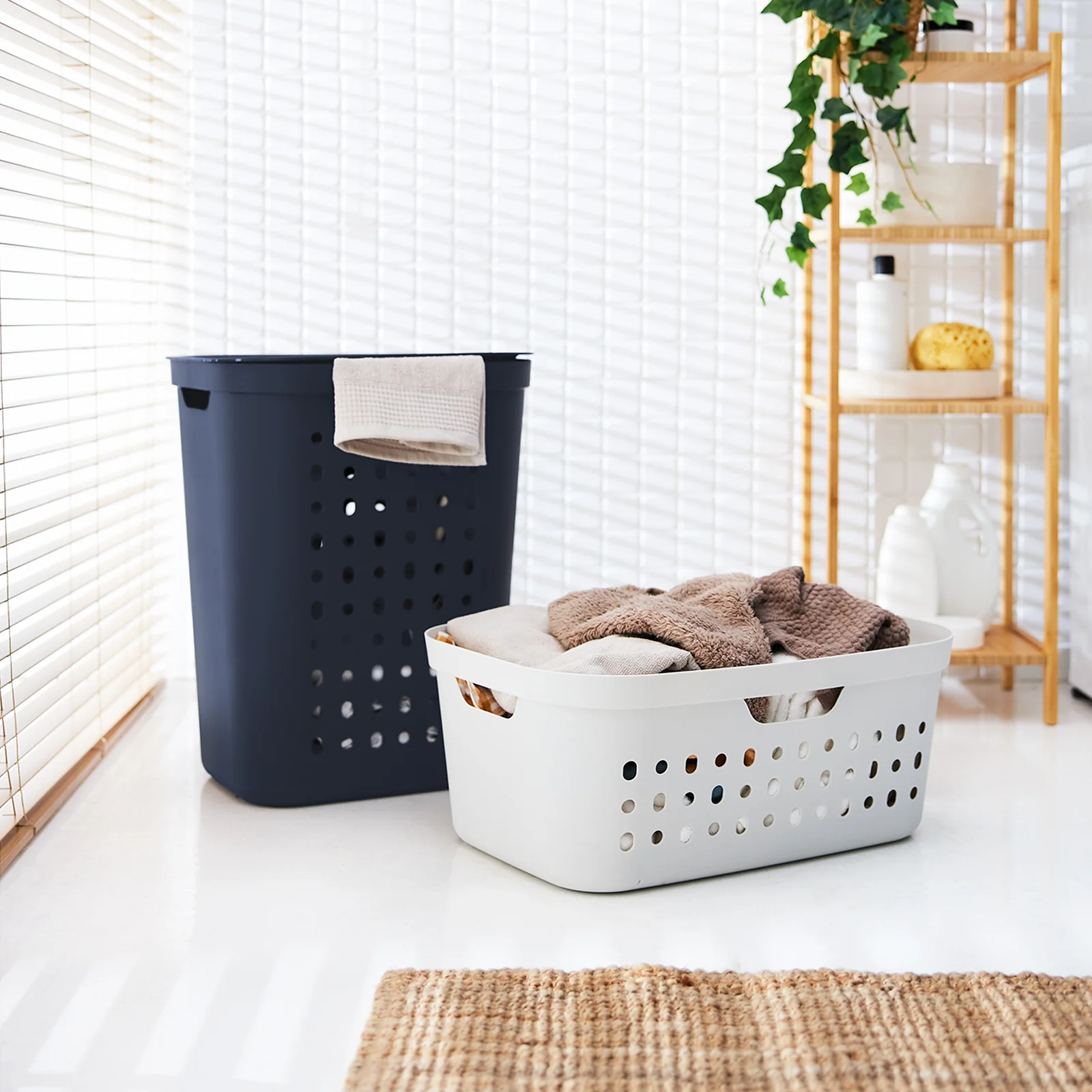 POJEMNIK KOSZ NA BIELIZNĘ PRANIE PLASTIKOWY ROTHO JONA 39 L SZARY - Image 29