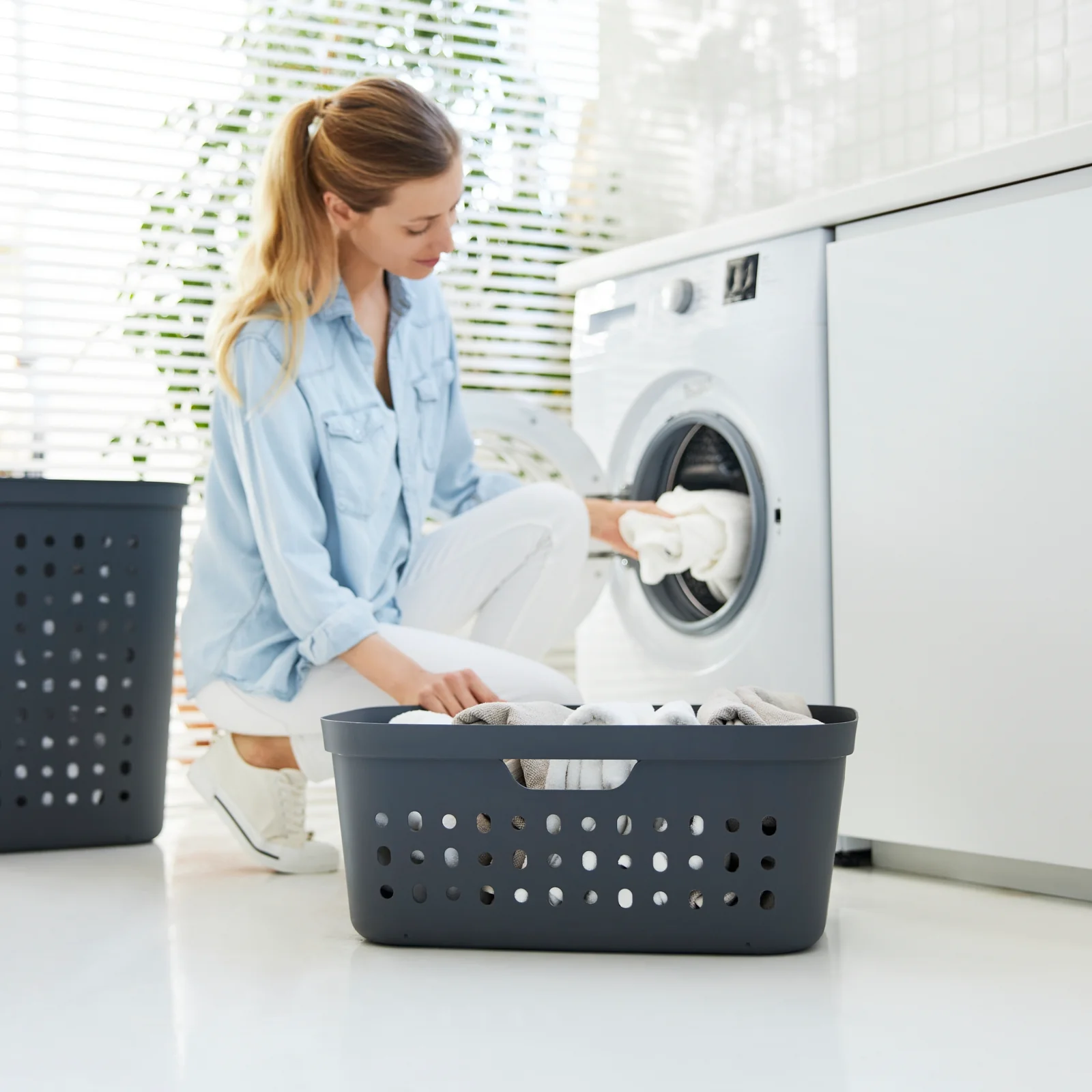 POJEMNIK KOSZ NA BIELIZNĘ PRANIE PLASTIKOWY ROTHO JONA 39 L SZARY - Image 7