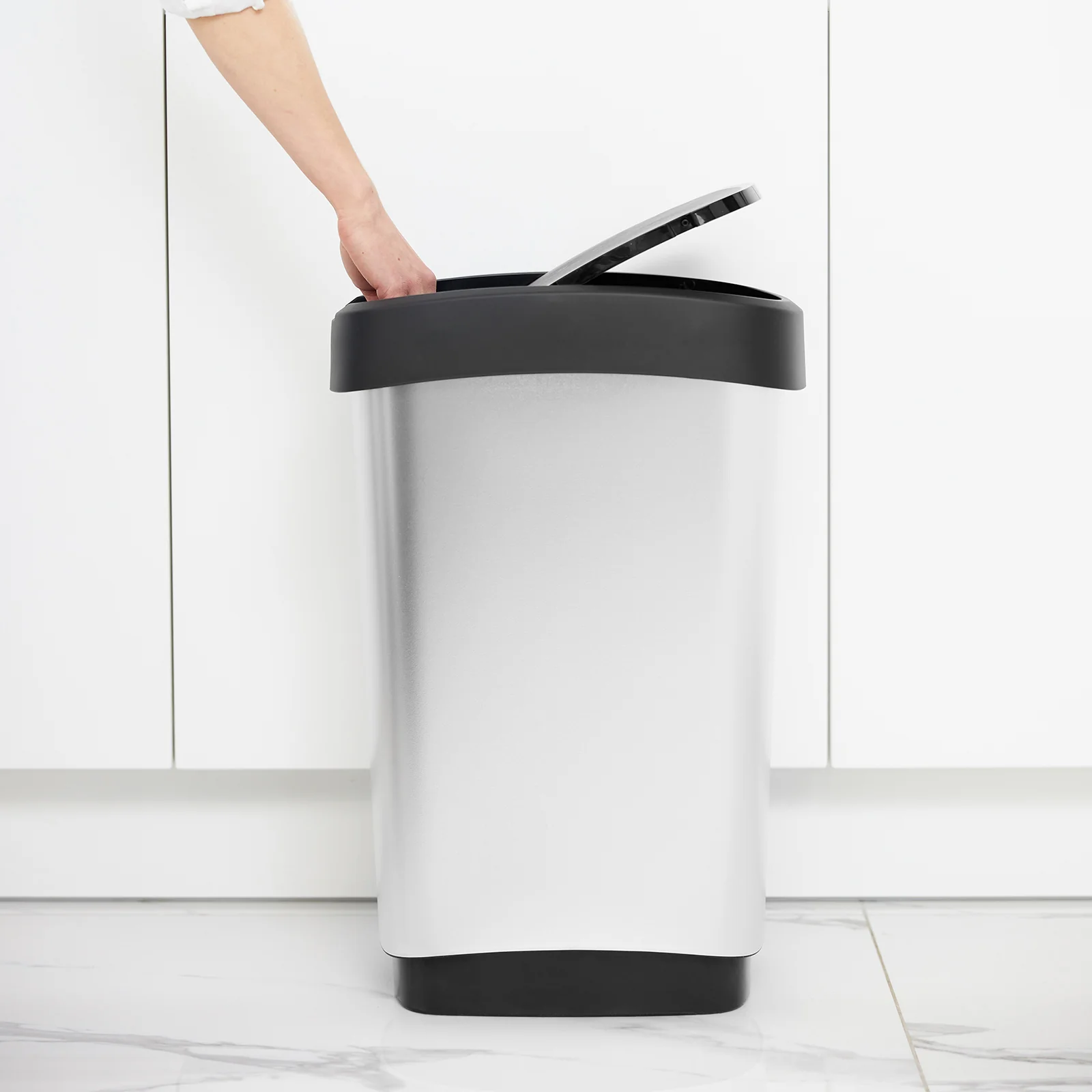Kosz na śmieci 50 L TWIST srebrny metalizowany - Image 2